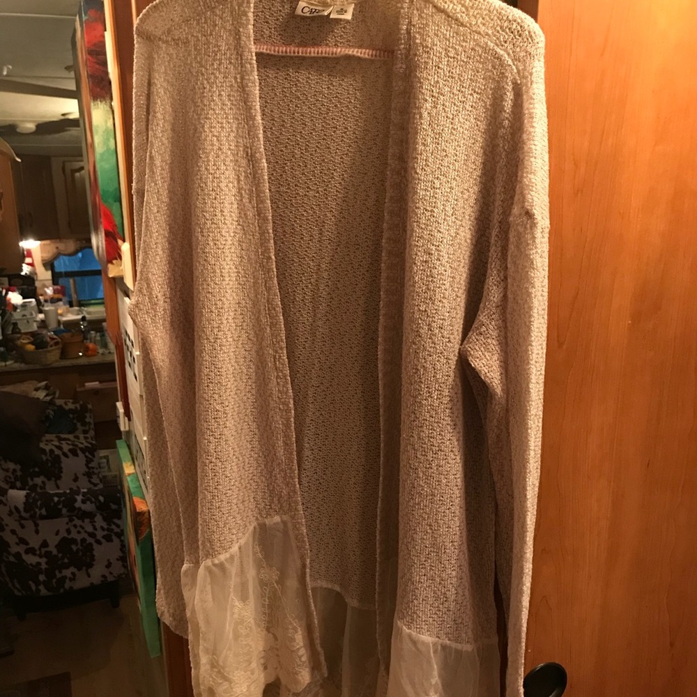 Knit cardigan with lace bottom fringe. Size xl.